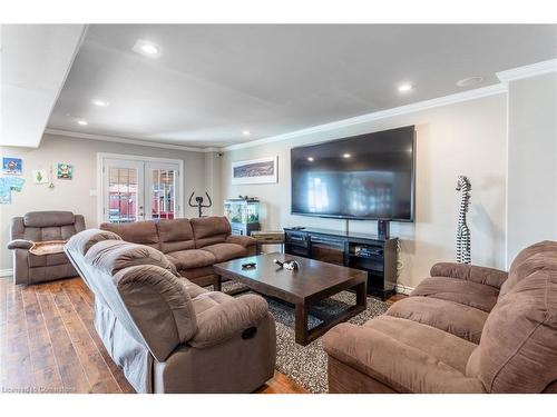 24 Spartan Avenue, Stoney Creek, ON - Indoor Photo Showing Living Room