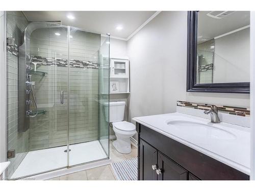 24 Spartan Avenue, Stoney Creek, ON - Indoor Photo Showing Bathroom