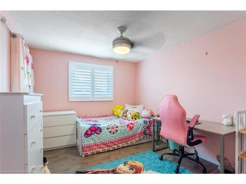 24 Spartan Avenue, Stoney Creek, ON - Indoor Photo Showing Bedroom