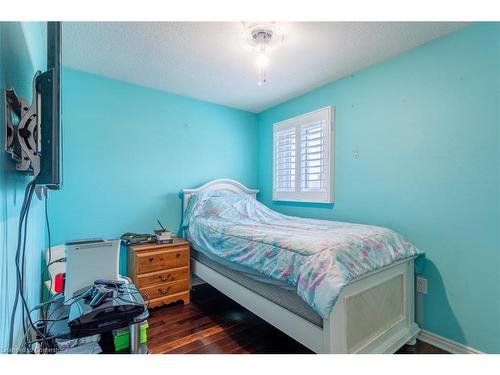 24 Spartan Avenue, Stoney Creek, ON - Indoor Photo Showing Bedroom