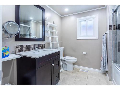 24 Spartan Avenue, Stoney Creek, ON - Indoor Photo Showing Bathroom