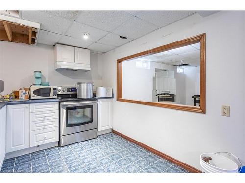 24 Spartan Avenue, Stoney Creek, ON - Indoor Photo Showing Kitchen