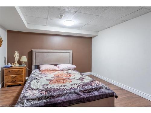 24 Spartan Avenue, Stoney Creek, ON - Indoor Photo Showing Bedroom