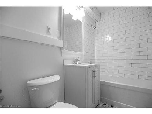 1-312 Aberdeen Avenue, Hamilton, ON - Indoor Photo Showing Bathroom