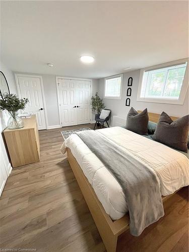 87 Locheed Drive, Hamilton, ON - Indoor Photo Showing Bedroom