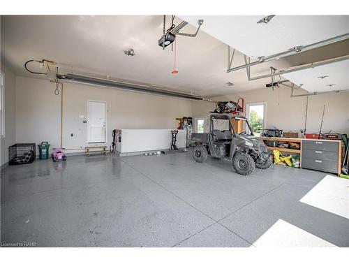 75091 45 Regional Road, Wellandport, ON - Indoor Photo Showing Garage