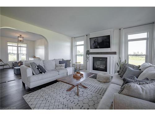 75091 45 Regional Road, Wellandport, ON - Indoor Photo Showing Living Room With Fireplace