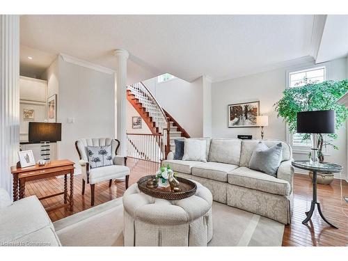 65-1267 Dorval Drive, Oakville, ON - Indoor Photo Showing Living Room