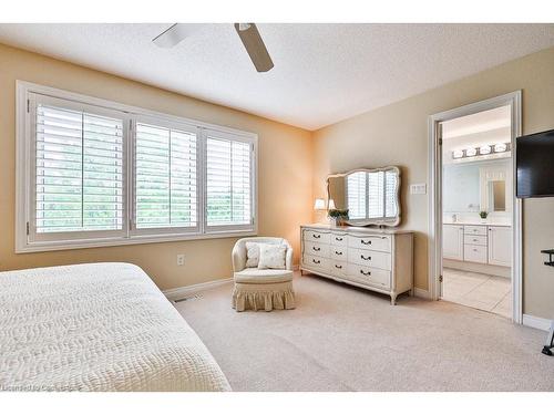 65-1267 Dorval Drive, Oakville, ON - Indoor Photo Showing Bedroom