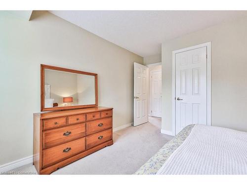 65-1267 Dorval Drive, Oakville, ON - Indoor Photo Showing Bedroom