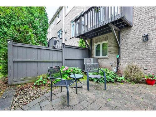 65-1267 Dorval Drive, Oakville, ON - Outdoor