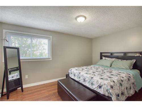 38-386 Highland Road W, Stoney Creek, ON - Indoor Photo Showing Bedroom