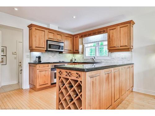 1086 Sturbridge Drive, Burlington, ON 