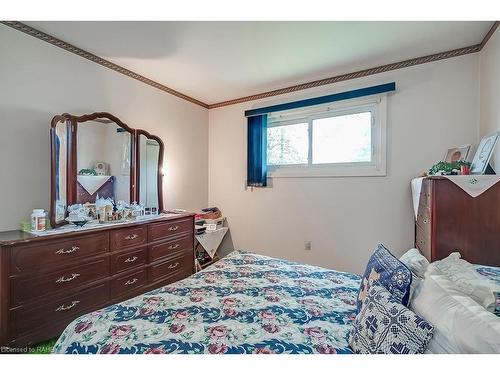 290 Upper Paradise Road, Hamilton, ON - Indoor Photo Showing Bedroom