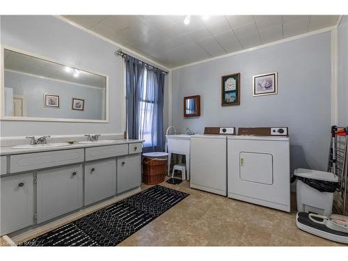 67 Beechwood Avenue, Hamilton, ON - Indoor Photo Showing Laundry Room