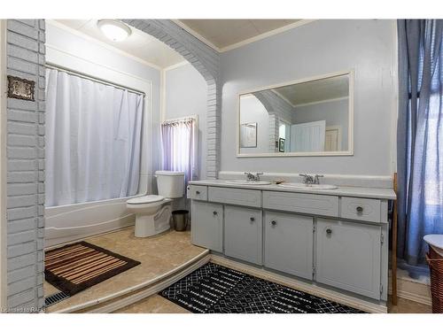 67 Beechwood Avenue, Hamilton, ON - Indoor Photo Showing Bathroom