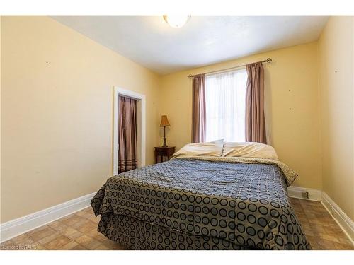 67 Beechwood Avenue, Hamilton, ON - Indoor Photo Showing Bedroom