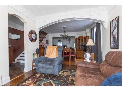 67 Beechwood Avenue, Hamilton, ON - Indoor Photo Showing Living Room