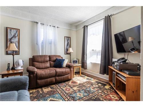 67 Beechwood Avenue, Hamilton, ON - Indoor Photo Showing Living Room