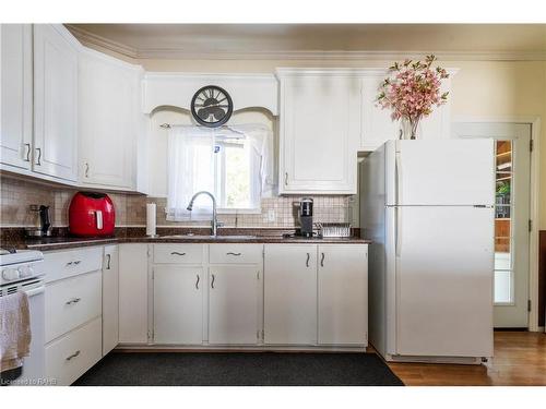 67 Beechwood Avenue, Hamilton, ON - Indoor Photo Showing Kitchen