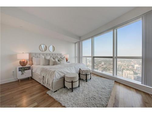 7116-388 Yonge Street, Toronto, ON - Indoor Photo Showing Bedroom