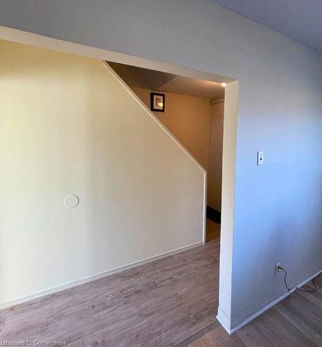 383 East 22Nd Street, Hamilton, ON - Indoor Photo Showing Bedroom