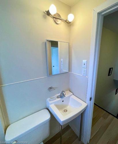 383 East 22Nd Street, Hamilton, ON - Indoor Photo Showing Bathroom