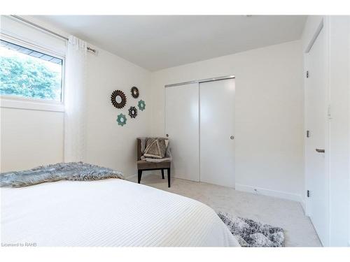 50 Woodman Drive N, Hamilton, ON - Indoor Photo Showing Bedroom