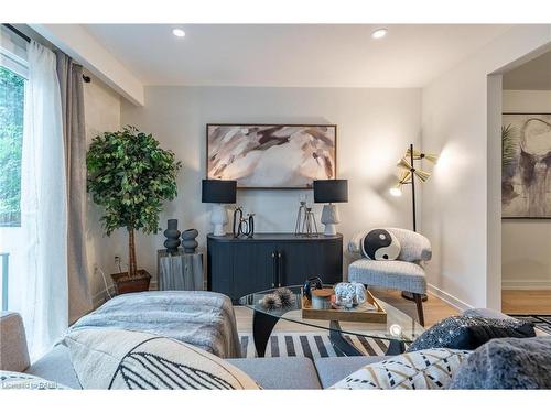 50 Woodman Drive N, Hamilton, ON - Indoor Photo Showing Bedroom