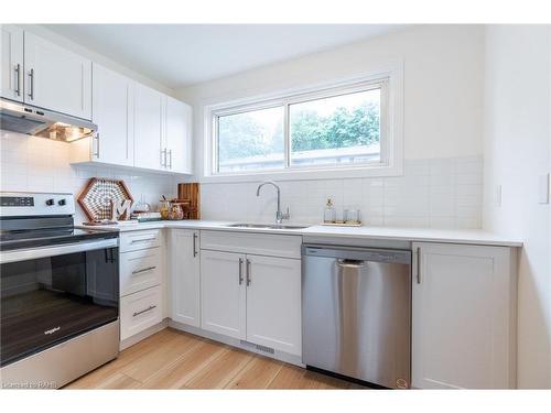 50 Woodman Drive N, Hamilton, ON - Indoor Photo Showing Kitchen