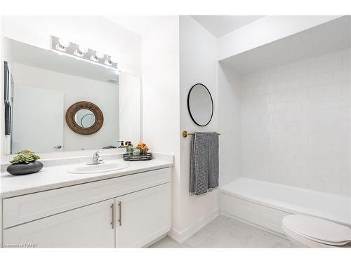 51 Woodman Drive N, Hamilton, ON - Indoor Photo Showing Bathroom