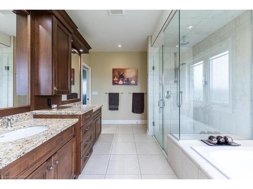 11 Alexander Boulevard, Haldimand, ON - Indoor Photo Showing Bathroom