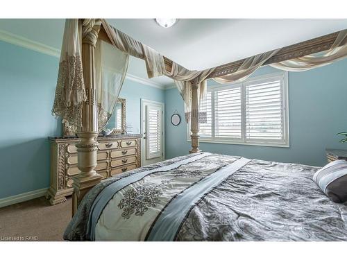 11 Alexander Boulevard, Haldimand, ON - Indoor Photo Showing Bedroom