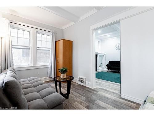 1-148 Gage Avenue S, Hamilton, ON - Indoor Photo Showing Bedroom