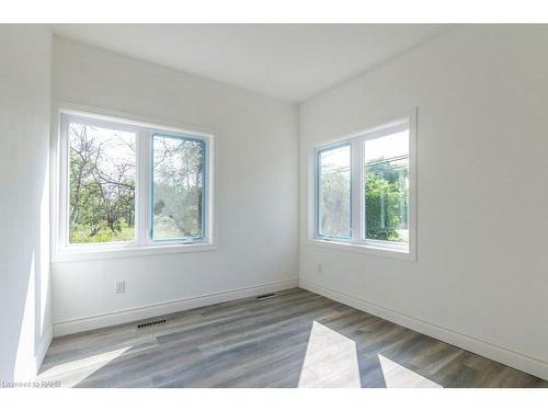 1411 56 Highway, Hamilton, ON - Indoor Photo Showing Other Room