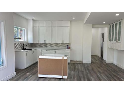 1411 56 Highway, Hamilton, ON - Indoor Photo Showing Kitchen