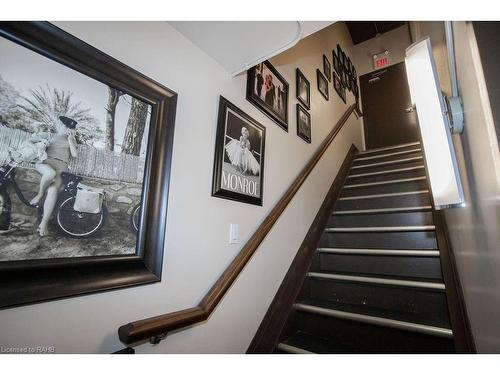 2082 Pine Street, Burlington, ON - Indoor Photo Showing Other Room