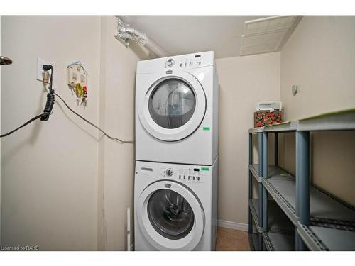 D307-216 Plains Road W, Burlington, ON - Indoor Photo Showing Laundry Room