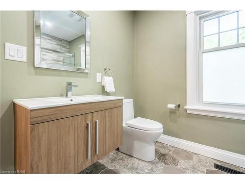 266 Stinson Crescent, Hamilton, ON - Indoor Photo Showing Bathroom