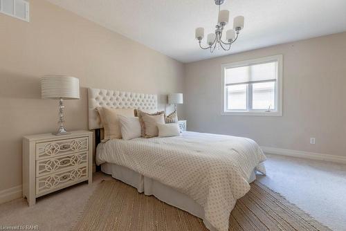 35 Sweetman Drive, Dundas, ON - Indoor Photo Showing Bedroom