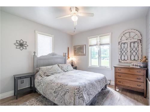 769 Old York Road, Burlington, ON - Indoor Photo Showing Bedroom