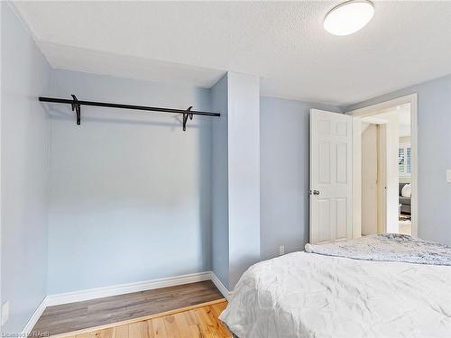 149 Park Lane, Caledonia, ON - Indoor Photo Showing Bedroom