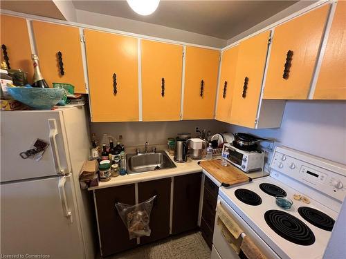 701-150 Charlton Avenue E, Hamilton, ON - Indoor Photo Showing Kitchen