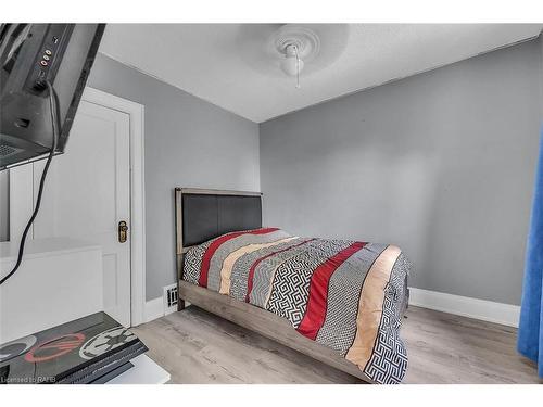 177 Maplewood Avenue, Hamilton, ON - Indoor Photo Showing Bedroom