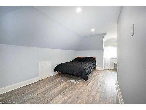 177 Maplewood Avenue, Hamilton, ON - Indoor Photo Showing Bedroom