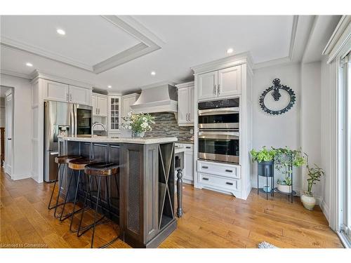 71 Stonepine Crescent, Hamilton, ON - Indoor Photo Showing Kitchen With Upgraded Kitchen