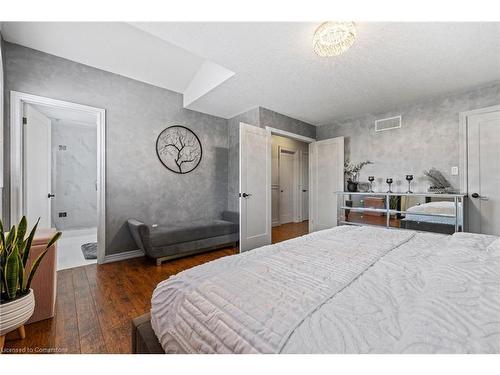 71 Stonepine Crescent, Hamilton, ON - Indoor Photo Showing Bedroom