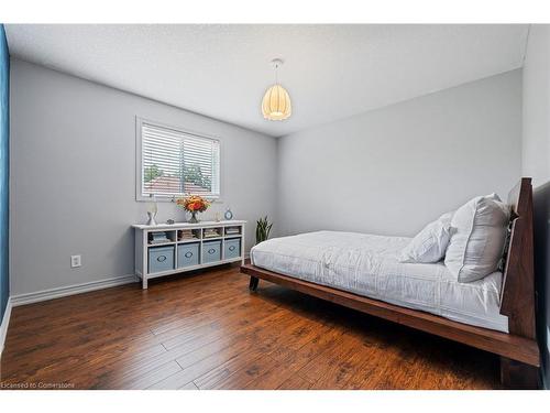 71 Stonepine Crescent, Hamilton, ON - Indoor Photo Showing Bedroom