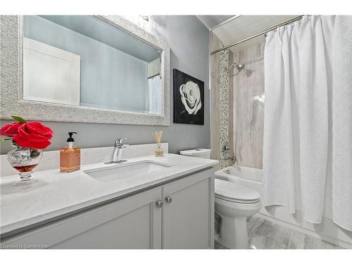 71 Stonepine Crescent, Hamilton, ON - Indoor Photo Showing Bathroom