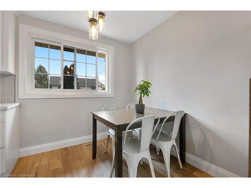 6146 Monterey Avenue, Niagara Falls, ON - Indoor Photo Showing Dining Room